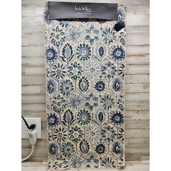NICOLE MILLER HOME Table Runner 16" x 72" (6 ft) Blue Floral 100% Cotton - Picture 1 of 9